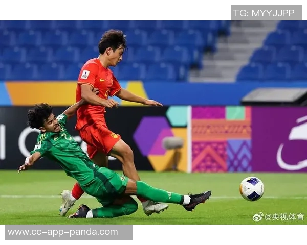 马德兴报道U23国足在沙特首练刘浩帆首次参与全队合练展现状态